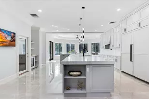 13323 Rosewood Ln, Naples, FL 34119 - Photo 9