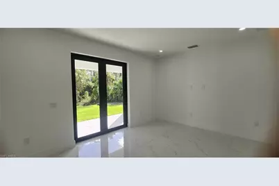 4266 4th Ave SE, Naples, FL 34117 - Photo 5