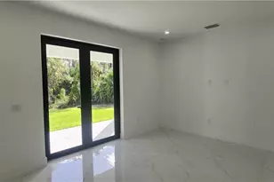 4266 4th Ave SE, Naples, FL 34117 - Photo 5