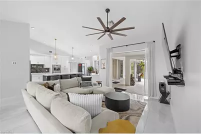 8139 Las Palmas Way, Naples, FL 34109 - Photo 5