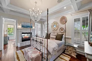 563 3rd St N, Naples, FL 34102 - Photo 7