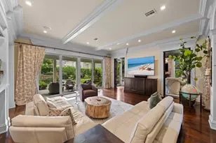 563 3rd St N, Naples, FL 34102 - Photo 9