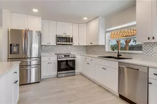 930 SW 28th St, Cape Coral, FL 33914 - Photo 9