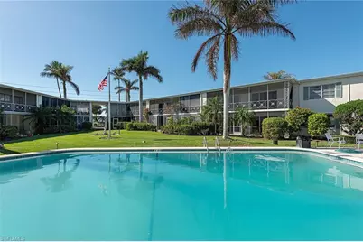 1568 Gulf Shore Blvd N #5, Naples, FL 34102 - Photo 5