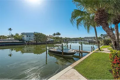 1568 Gulf Shore Blvd N #5, Naples, FL 34102 - Photo 9