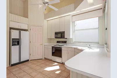 584 Eagle Creek Dr, Naples, FL 34113 - Photo 5