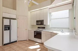 584 Eagle Creek Dr, Naples, FL 34113 - Photo 5