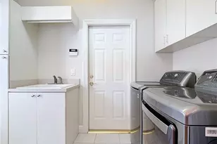 9190 Troon Lakes Dr, Naples, FL 34109 - Photo 37