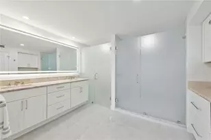 2318 Gulf Shore Blvd N, Naples, FL 34103 - Photo 15