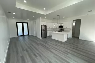 818 Chemstrand St E, Lehigh Acres, FL 33974 - Photo 5