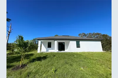 818 Chemstrand St E, Lehigh Acres, FL 33974 - Photo 13