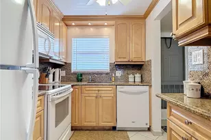 170 Turtle Lake Ct, Naples, FL 34105 - Photo 5