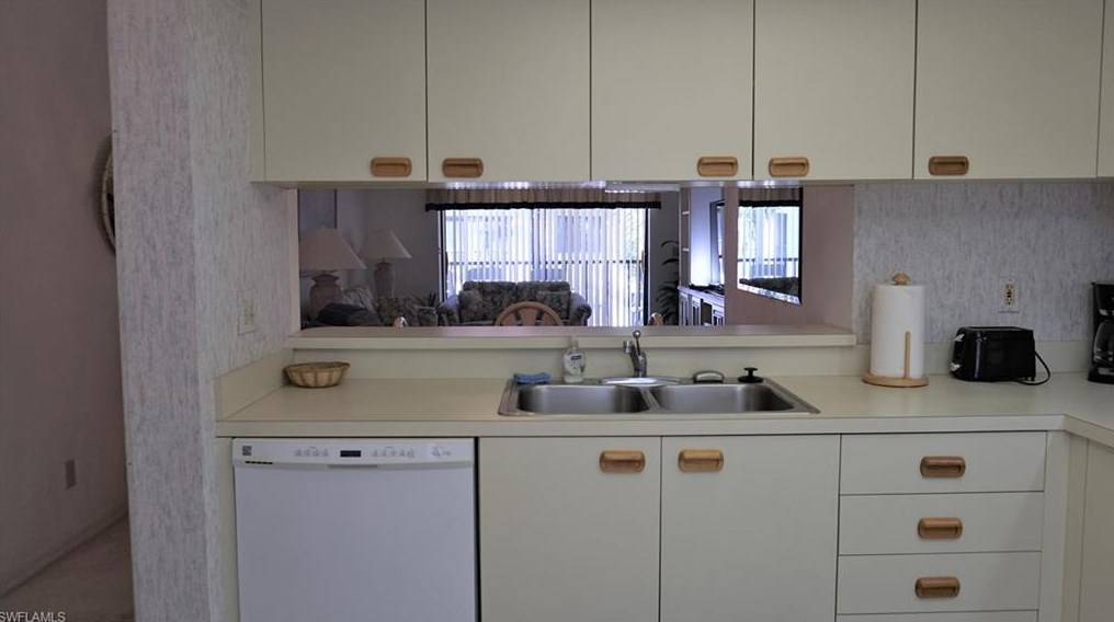 11500 Caravel Cir, Fort Myers FL  33908-1211 exterior