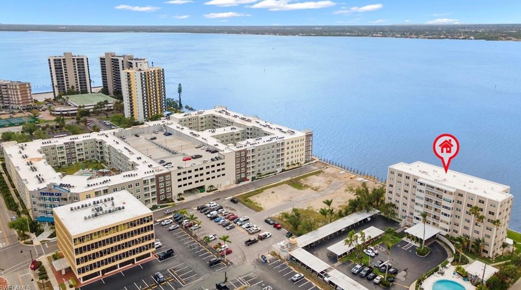 1900 Clifford St, Fort Myers FL  33901-3208 exterior