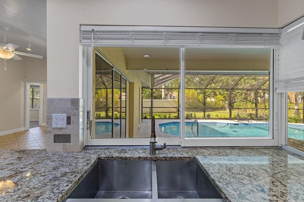 11470 Persimmon Ct, Fort Myers FL  33913-8120 exterior