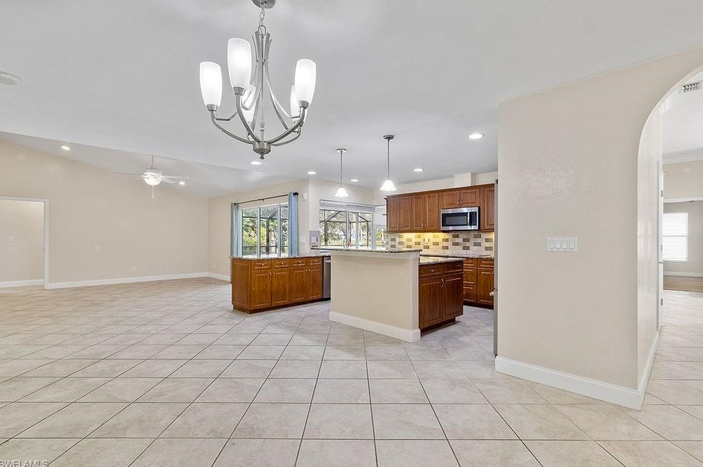 11470 Persimmon Ct, Fort Myers FL  33913-8120 exterior