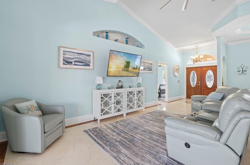 4104 Country Club Blvd, Cape Coral FL  33904-5232 exterior