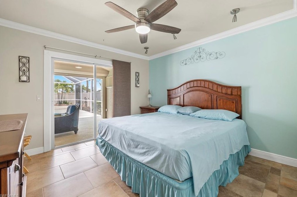 4104 Country Club Blvd, Cape Coral FL  33904-5232 exterior