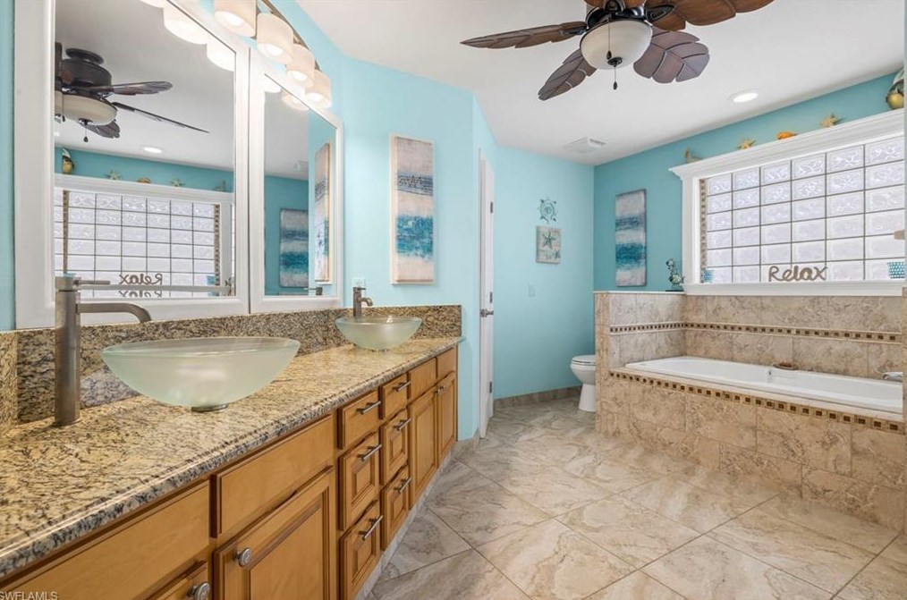 4104 Country Club Blvd, Cape Coral FL  33904-5232 exterior