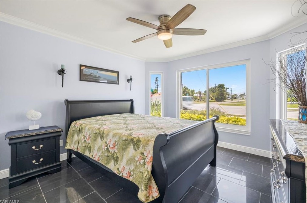 4104 Country Club Blvd, Cape Coral FL  33904-5232 exterior