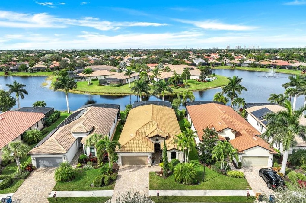 9973 Alhambra Ln, Bonita Springs FL  34135-0028 exterior