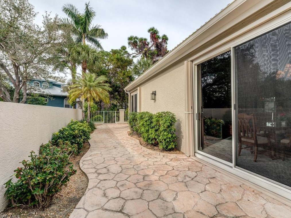 27114 Lost Lake Ln, Bonita Springs FL  34134-2634 exterior