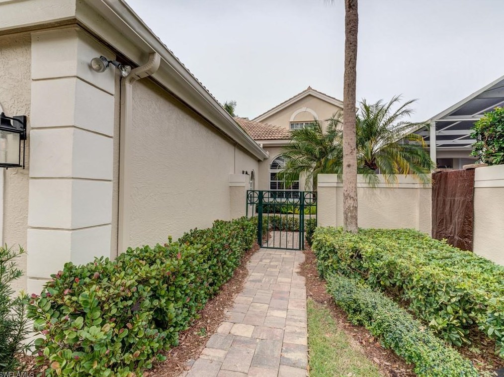 27114 Lost Lake Ln, Bonita Springs FL  34134-2634 exterior
