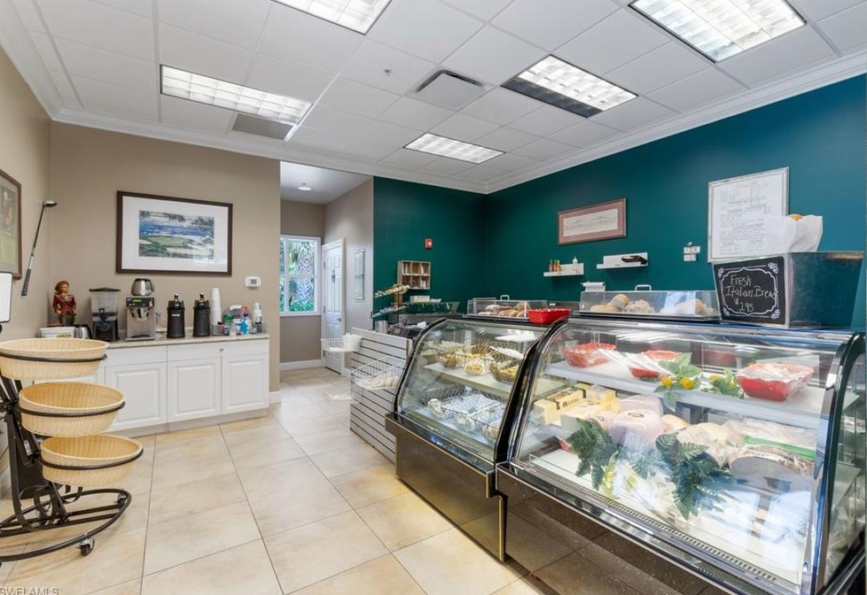 15387 Upwind Dr, Bonita Springs FL  34135-8588 exterior