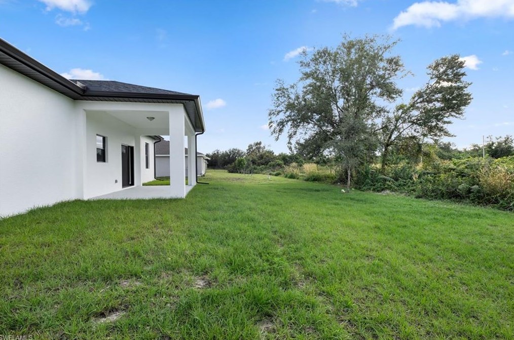 422 Progress Ave, Lehigh Acres FL 33974-0459 exterior