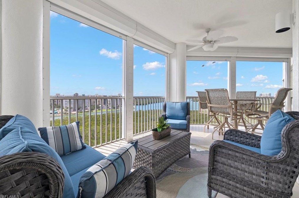 325 Dunes Blvd, Naples FL  34110-6418 exterior