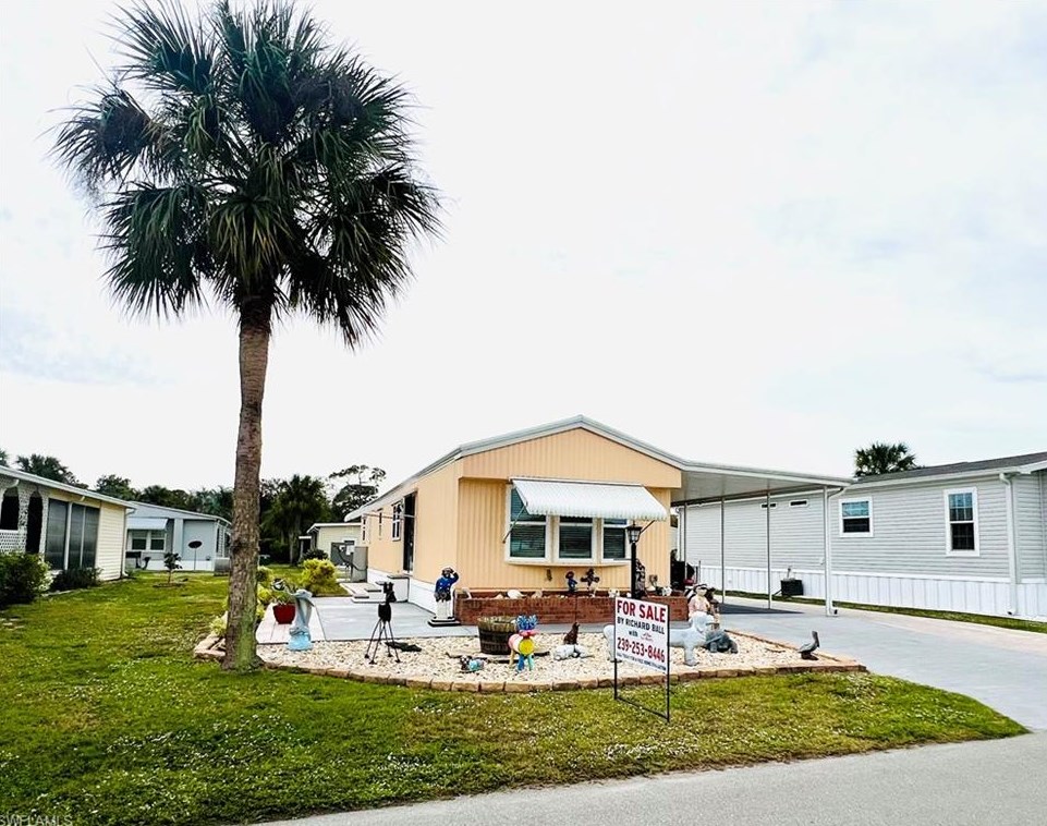 11920 Yellowstone Dr, Bonita Springs FL  34135-7130 exterior