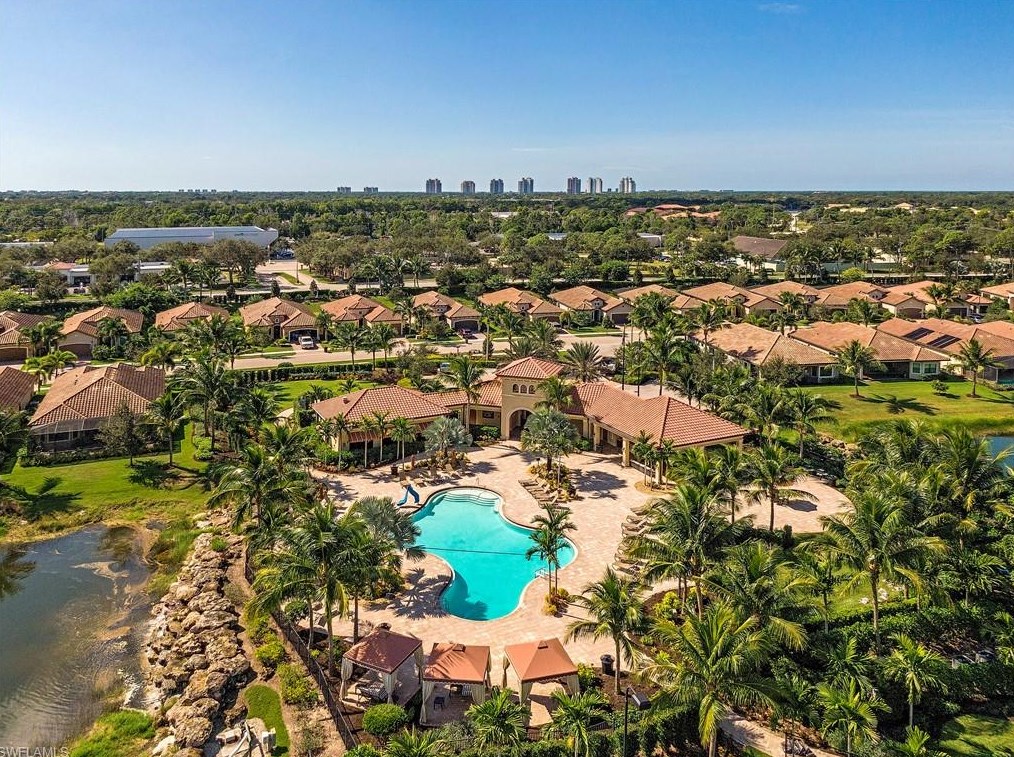 9009 Isla Bella Cir, Bonita Springs FL  34135-7276 exterior