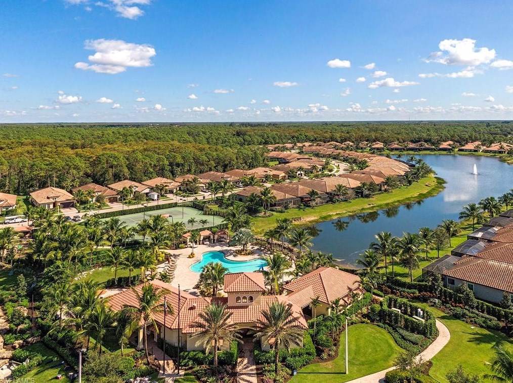 9009 Isla Bella Cir, Bonita Springs FL  34135-7276 exterior