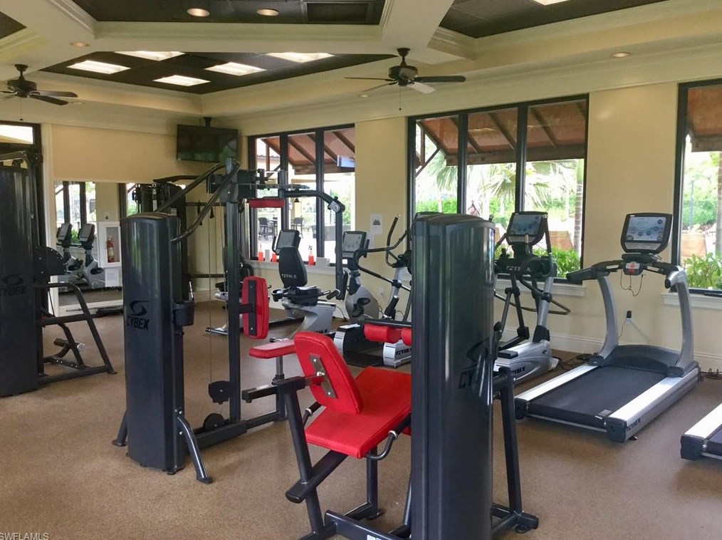 9009 Isla Bella Cir, Bonita Springs FL  34135-7276 exterior