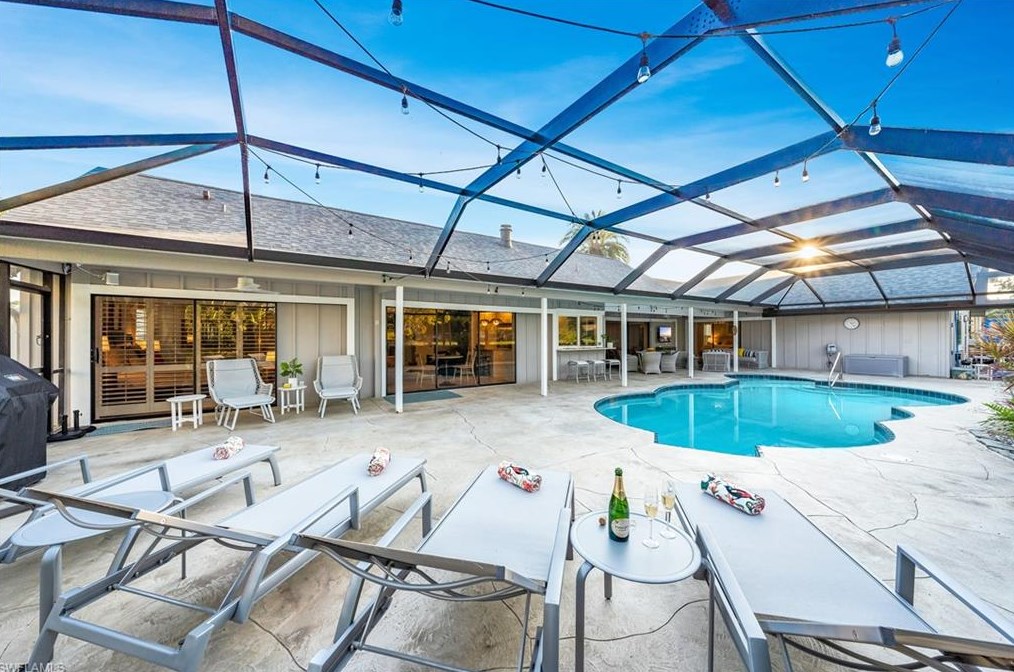 9868 Treasure Cay Ln, Bonita Springs FL  34135-6809 exterior