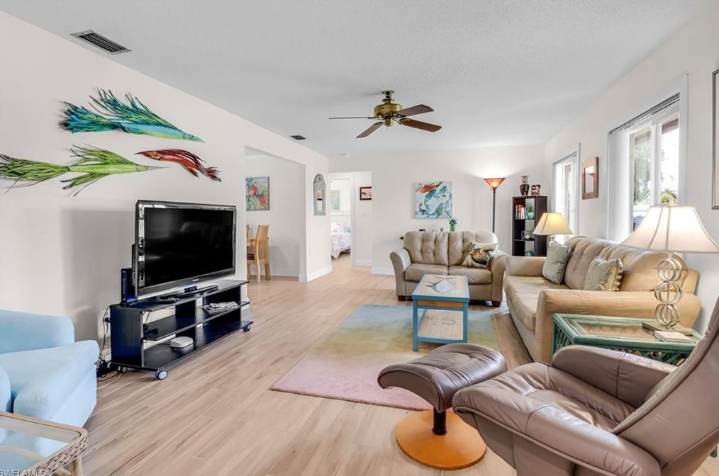 3874 Villmoor Ln, Fort Myers FL  33919-6951 exterior