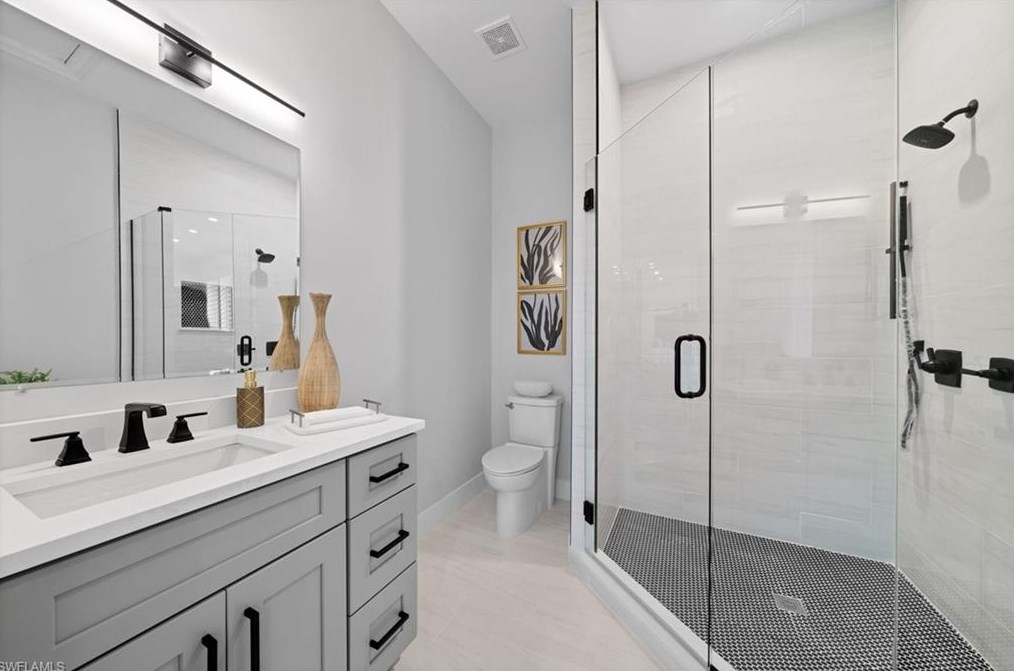 7834 Classics Dr, Naples FL  34113-3043 exterior