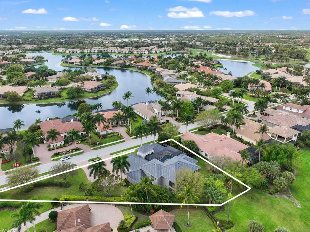 7834 Classics Dr, Naples FL  34113-3043 exterior