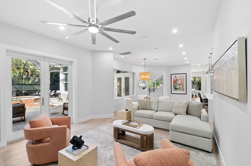 7834 Classics Dr, Naples FL  34113-3043 exterior