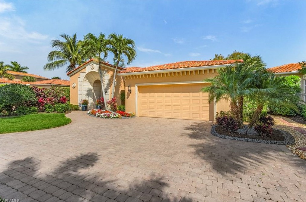 8520 Bellagio Dr, Naples FL  34114-6434 exterior