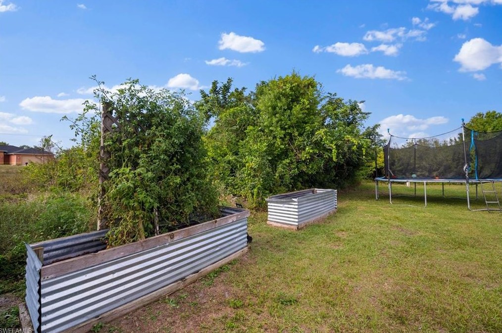 4013 16th St, Lehigh Acres FL  33976-3367 exterior