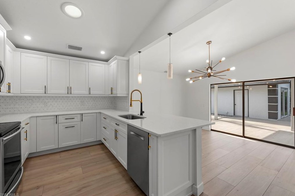 238 Willowick Dr, Naples FL 34110-1342 exterior