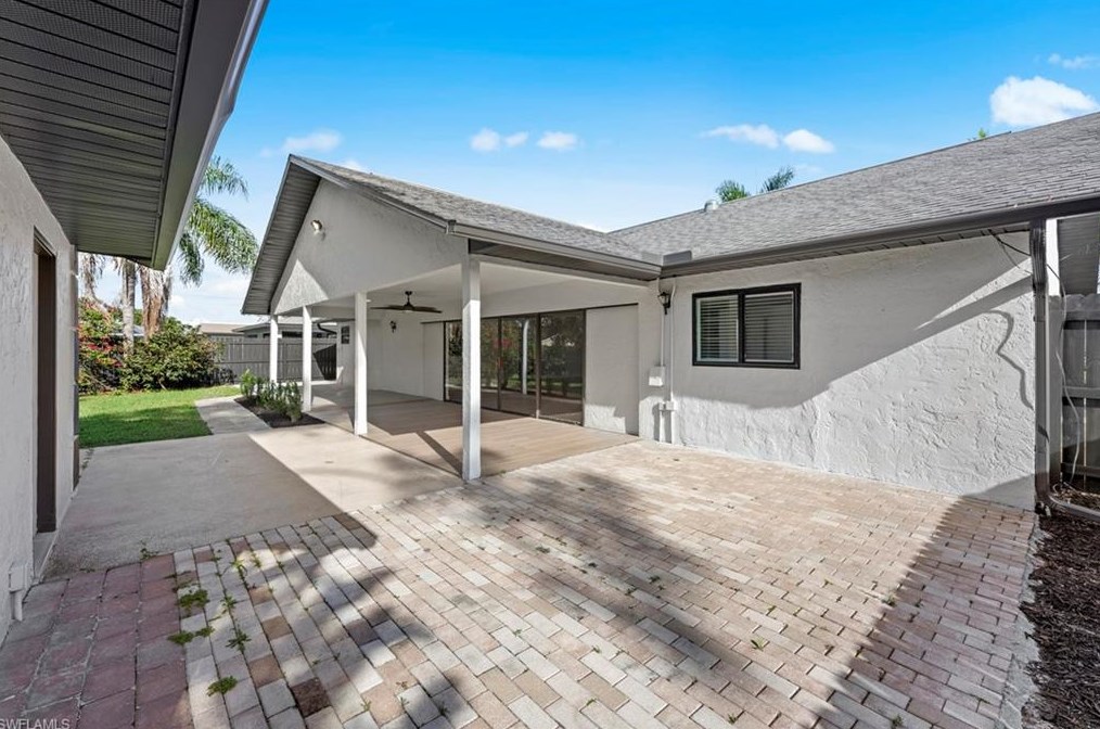 238 Willowick Dr, Naples FL 34110-1342 exterior