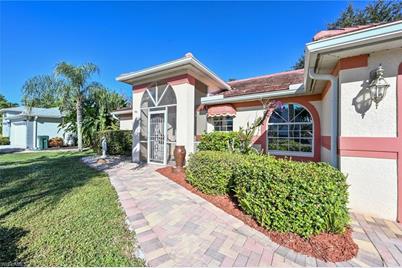 930 Moon Lake Dr, Naples, FL 34104 - Photo 1