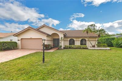 1374 Foxfire Ln, Naples, FL 34104 - Photo 1