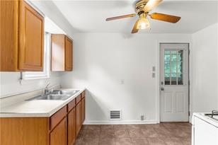 1099 George St, Sharon, PA 16146 - Photo 9