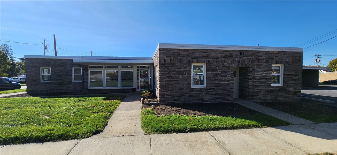 105 W Church St, Somerset Boro, PA 15501 - MLS 1677301 - Coldwell Banker