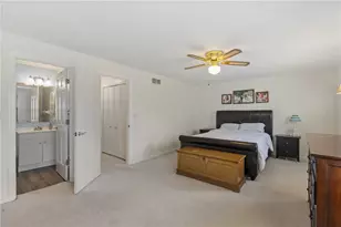 587 Thorncliffe Dr, Robinson Twp, PA 15205 - Photo 17