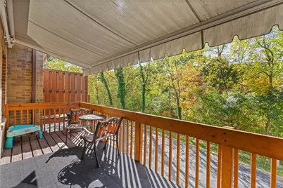 587 Thorncliffe Drive, Robinson Twp, PA 15205 - Photo 9