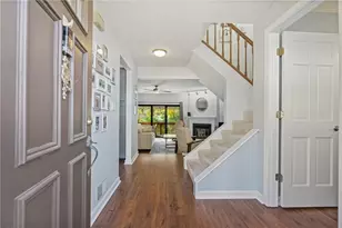 587 Thorncliffe Dr, Robinson Twp, PA 15205 - Photo 3